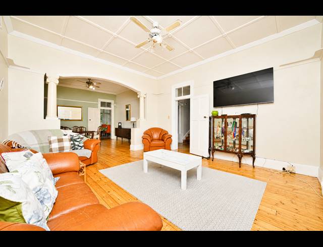 5 BEDROOM HOUSE FOR SALE IN GLENWOOD